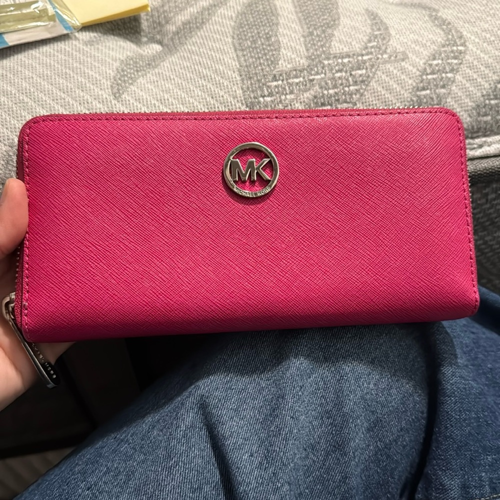 MK pink wallet
